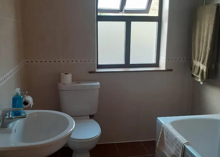 Nature's Edge Pensión Moneyduff